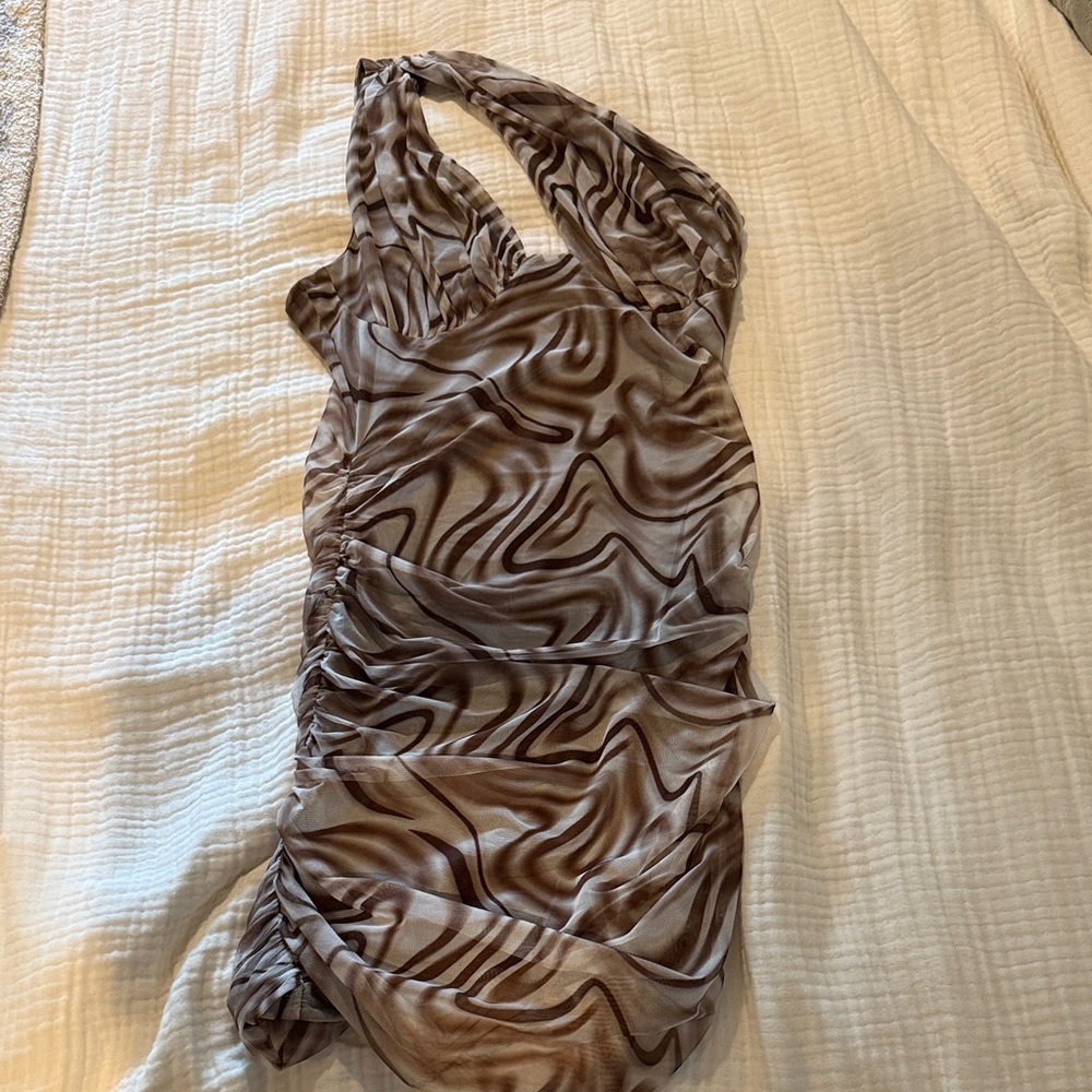 Superdown Revolve Brown Swirl Pattern Dress